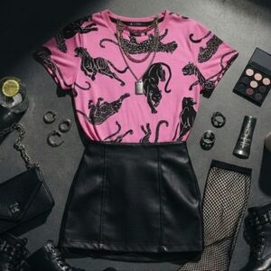 Women’s Short Sleeve Pink Leopard Print Tee